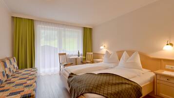 Classic Double Room | Hypo-allergenic bedding, in-room safe, free cribs/infant beds, free WiFi