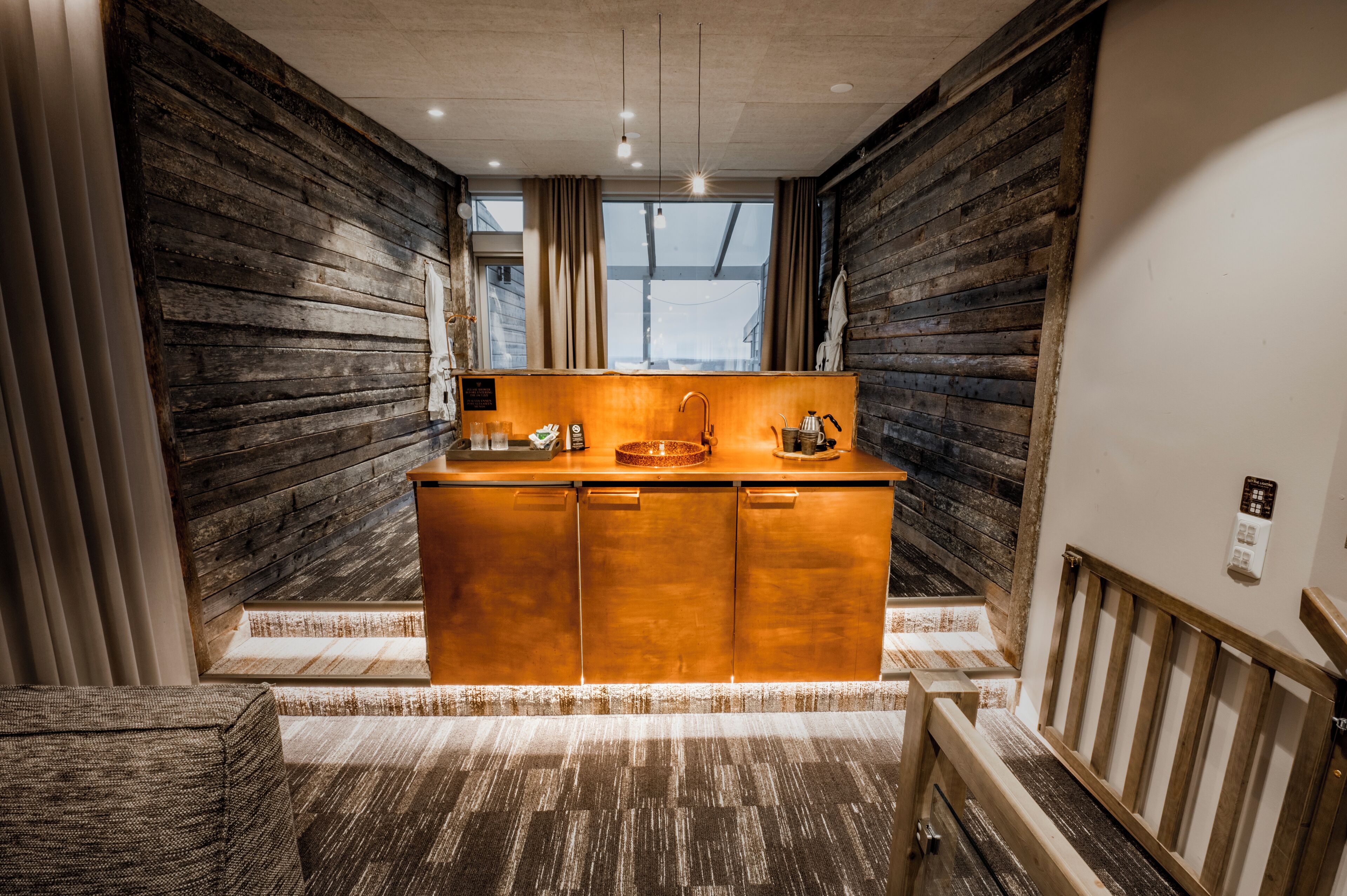 suite | 3 bedrooms, free wifi, bed sheets