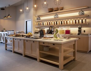 Free daily buffet breakfast - Casa Grande Express (La Paz)