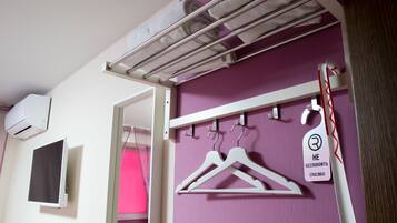 Doppia Deluxe | Bagno | Doccia, set di cortesia gratuito, asciugacapelli, pantofole