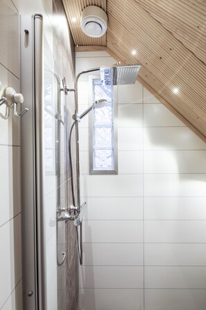 Shower, free toiletries, hair dryer, heated floors - Aurora Igloos & Suites (Pelkosenniemi)