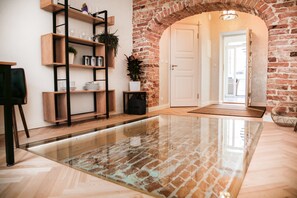 Deluxe-suite - 1 kingsize-seng | Opholdsområde | LCD-tv