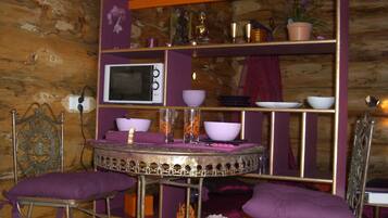 Room (Kalyani) | Kemudahan bilik