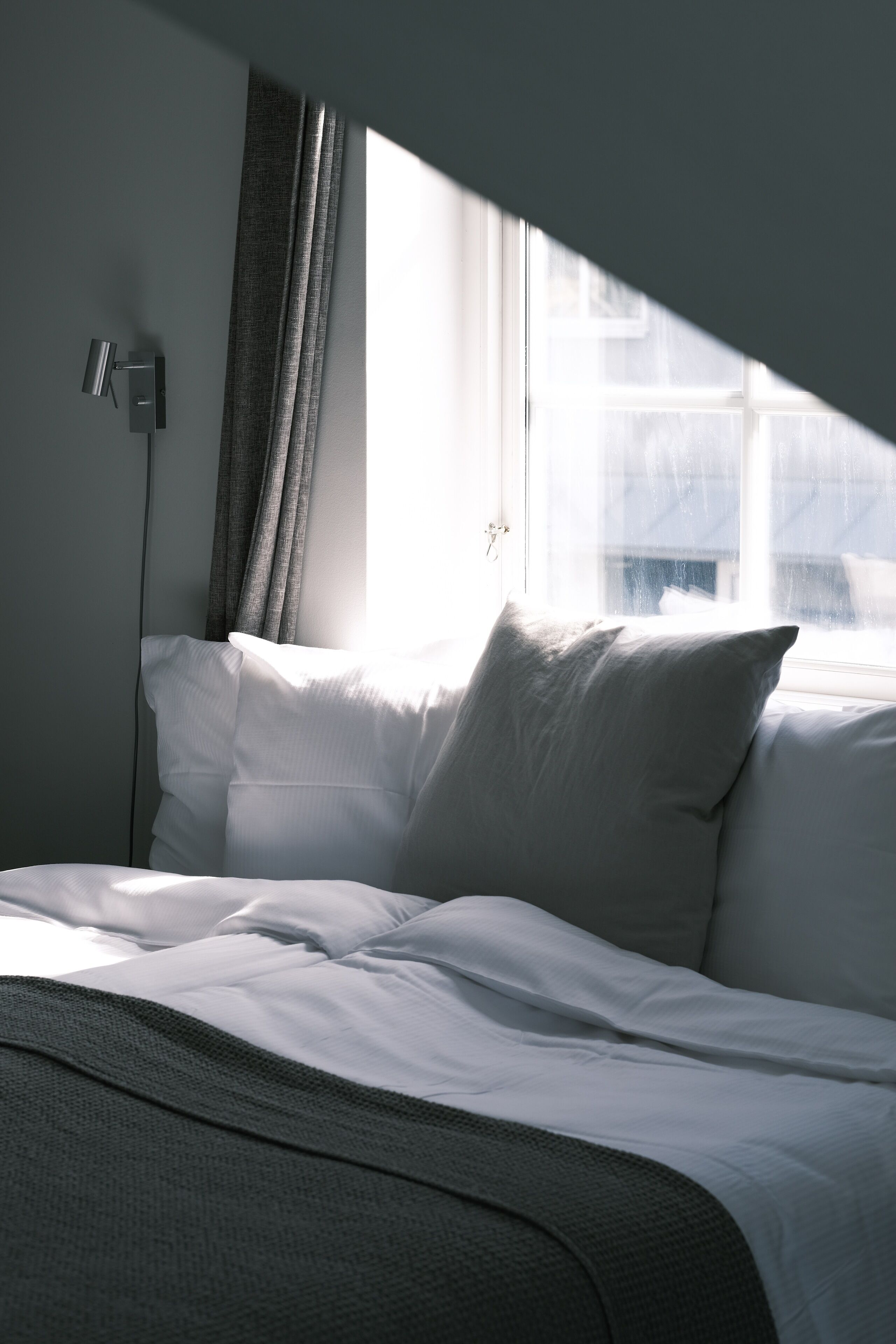 standard twin room, city view | desk, blackout curtains, soundproofing, iron/ironing board