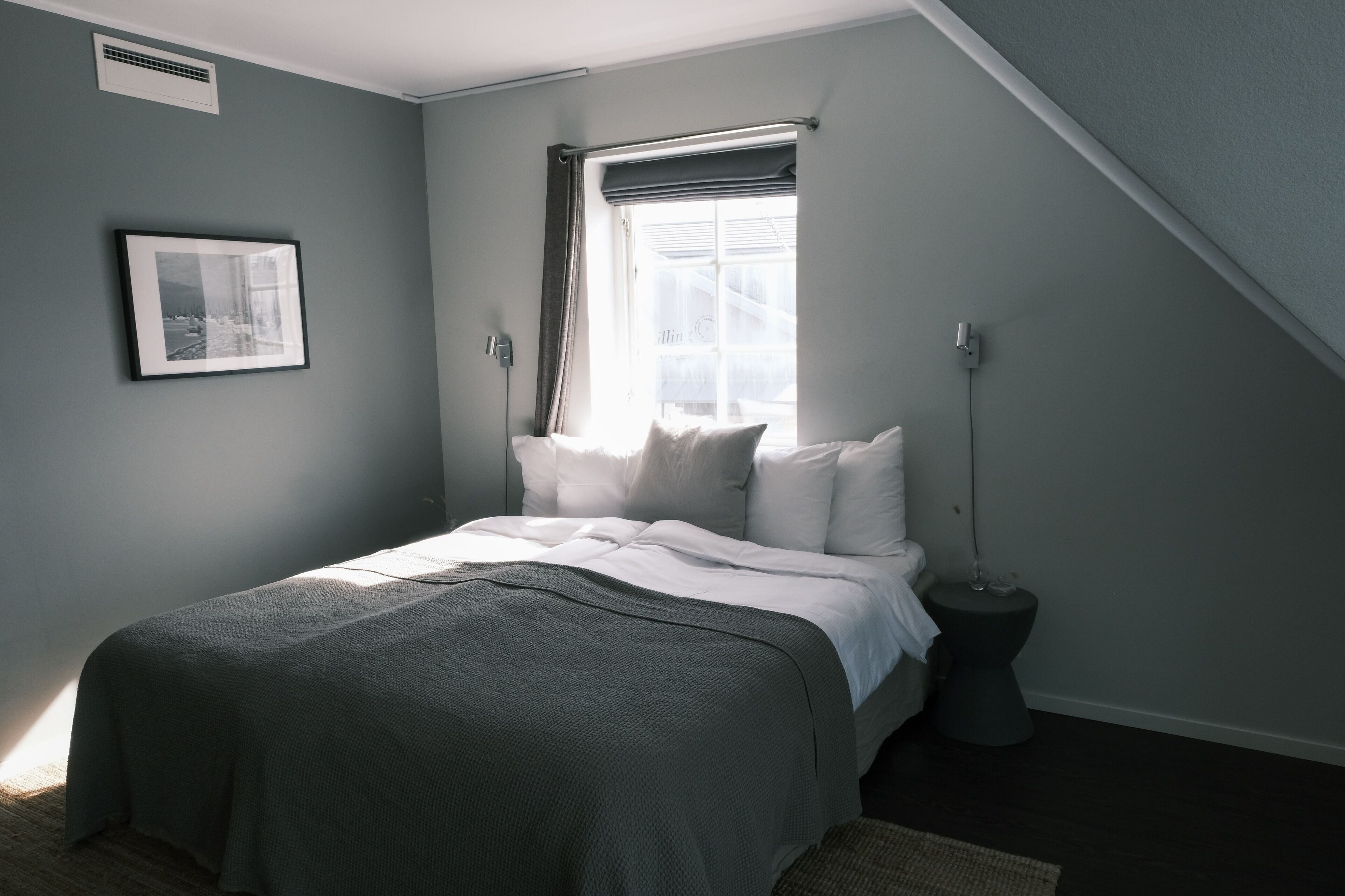 standard twin room, city view | desk, blackout curtains, soundproofing, iron/ironing board