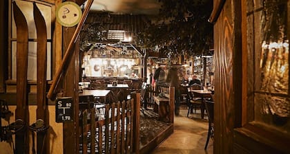 Restaurant & Pension RĂŒssel - Pub