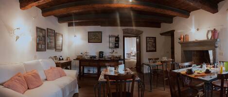 Free daily local cuisine breakfast