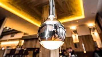 酒吧(店内)
