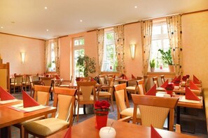 Frukostbuffé varje dag (EUR 15 per person)