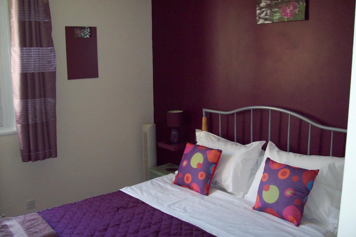 Comfort Double Room, 1 Double Bed, Non Smoking, Mountain View | Memory foam beds, free WiFi, bed sheets