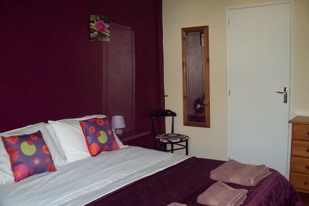 Grand Double Room | Memory foam beds, free WiFi, bed sheets