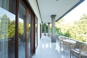 Interior - Akusara Guest House (Ubud)