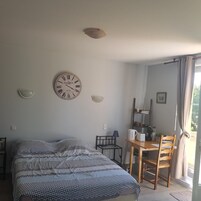 Desk, blackout drapes, free WiFi, bed sheets