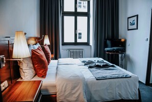 Blackout drapes, free WiFi, bed sheets - B&B Hotel Praha (Novy Jicin)
