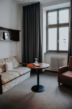 Blackout curtains, free WiFi, bed sheets