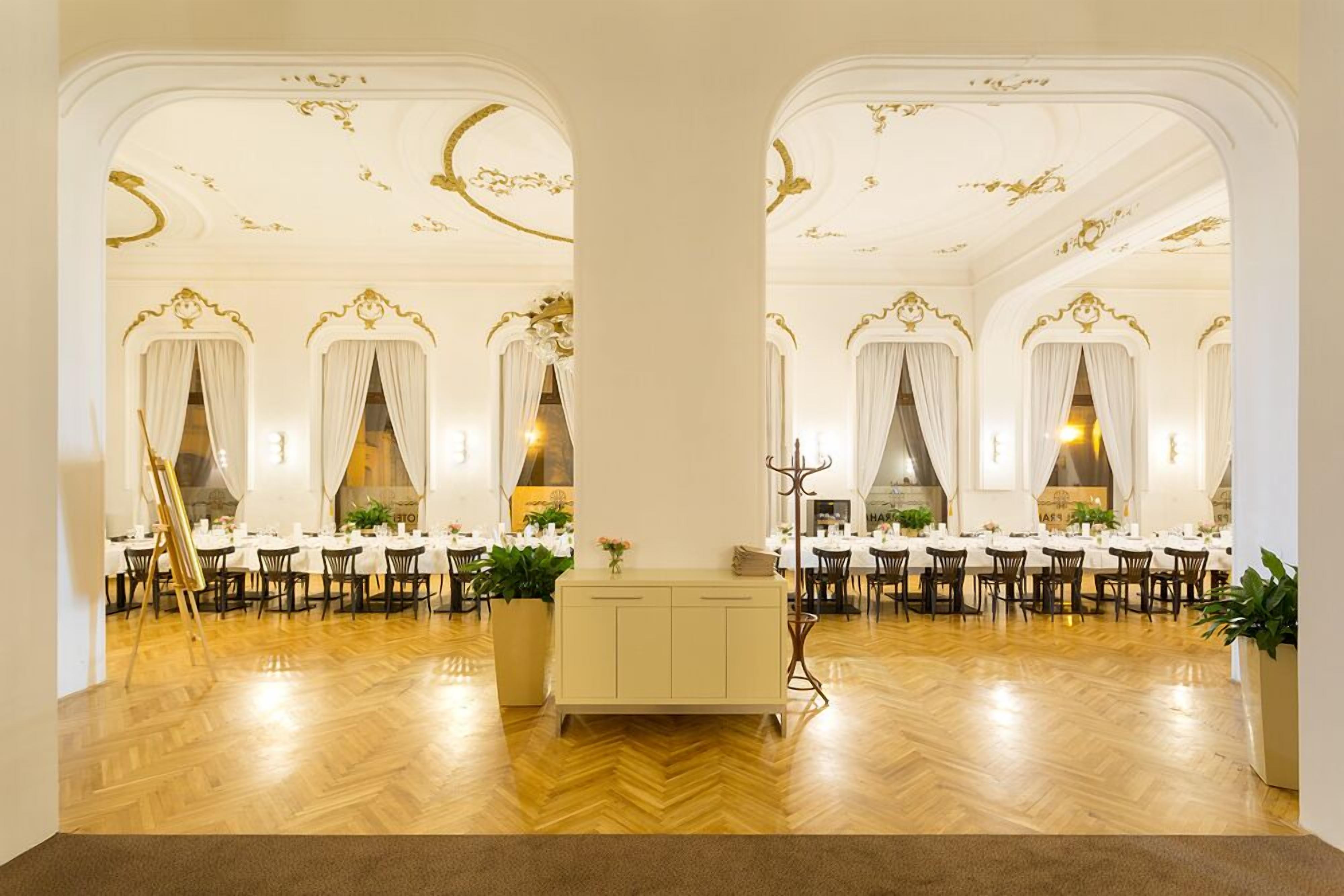 Indoor wedding