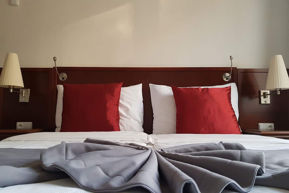 Blackout drapes, WiFi (free), bed sheets