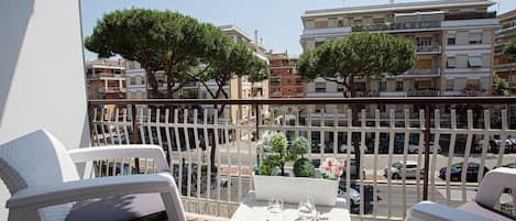 Coffres-forts dans les chambres, bureau, rideaux occultants