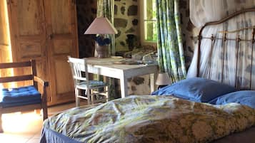 Quadruple Room | Individually decorated, individually furnished, desk, blackout drapes