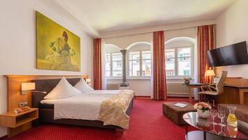 Chambre Double Supérieure | Lits bébé (en supplément), lits pliants/supplémentaires, Wi-Fi gratuit