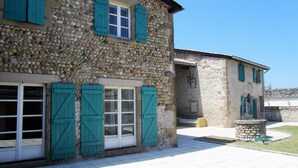 Exterior - La Farella - Chambre Pivoine (Chanos-Curson)