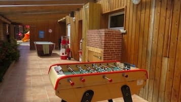 Área de juegos infantiles techada