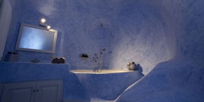 Deluxe Villa, 4 Bedrooms (With Outdoor Hot Tub) | Bathroom | Shower, hair dryer, bathrobes, towels