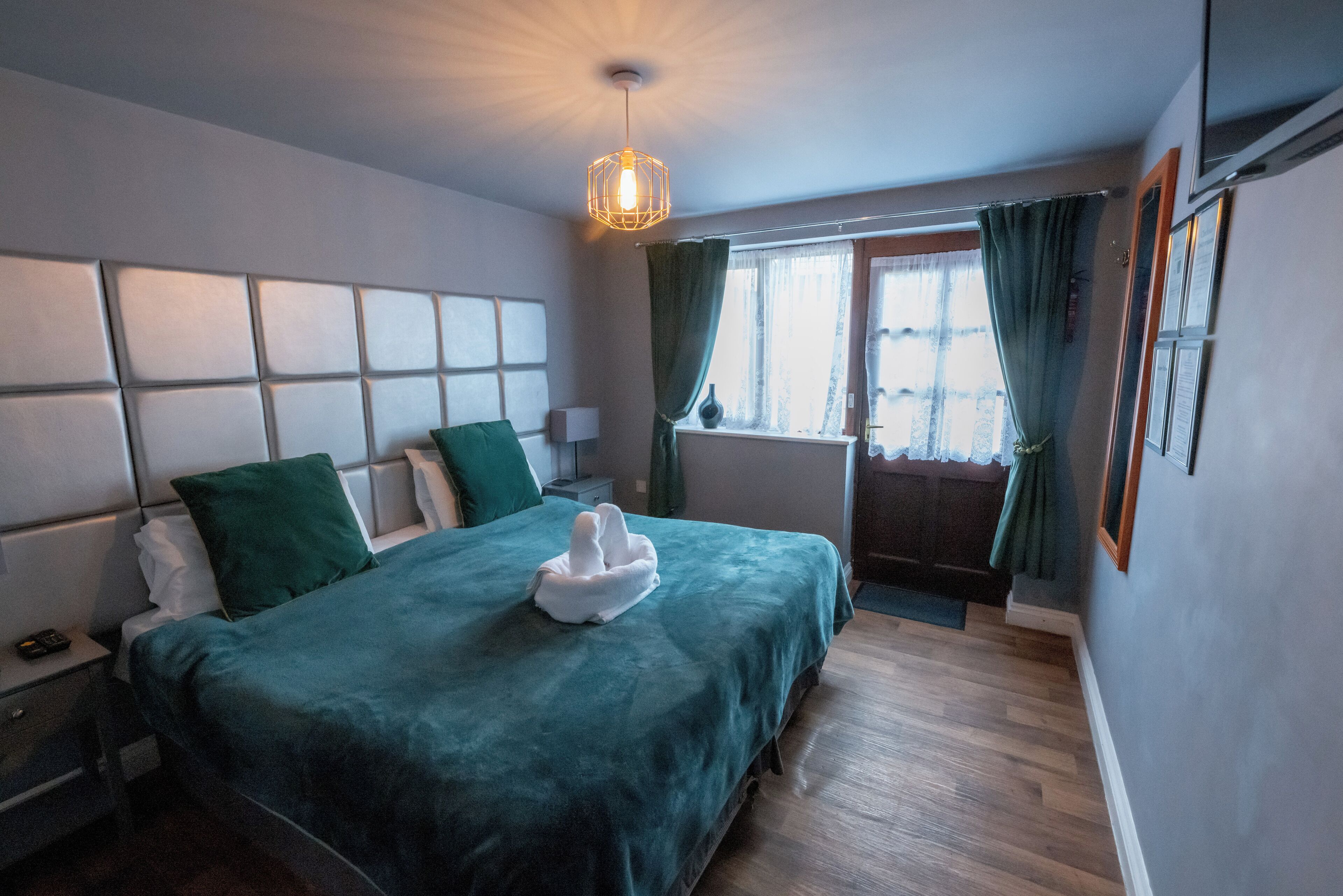 double or twin room | 1 bedroom, individually furnished, iron/ironing board, free wifi