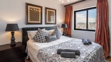 Luxury Apartment, 1 Bedroom (601W) | Hypo-allergenic bedding, in-room safe, laptop workspace