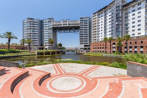 Exterior - Lavira (Cape Town)