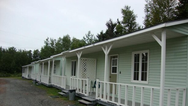 Unclassified image, 1 of 6, button - The Oasis Motel (Botwood)