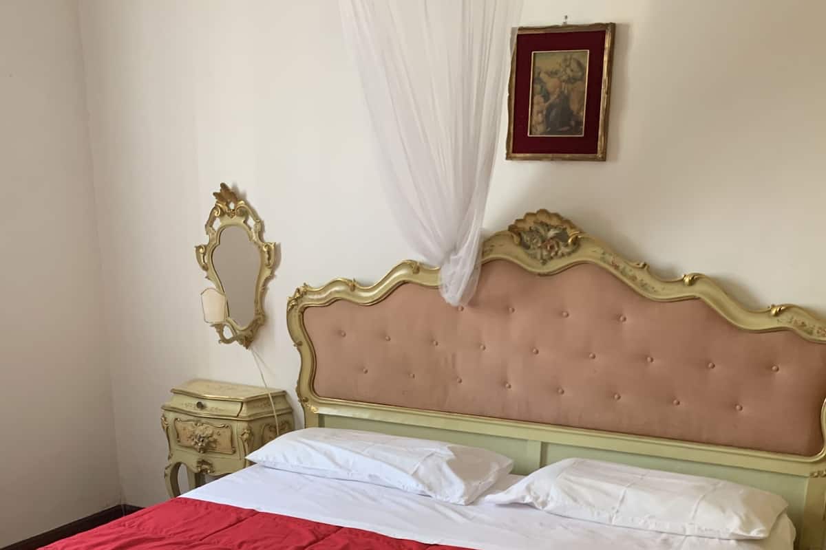 5 habitaciones, decoración personalizada y muebles diferentes