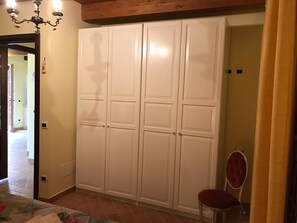 Apartment, 2 Bedrooms, Accessible | Free cribs/infant beds, free WiFi, bed sheets