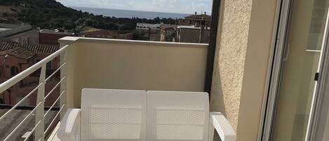 Superior Quadruple Room, 1 Queen Bed with Sofa bed, Non Smoking, Sea View | Balcony
