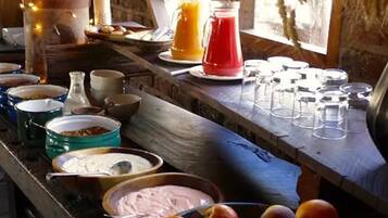 Bao gồm bữa sáng buffet hàng ngày