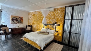 Family Room, Non Smoking | Desk, bed sheets - Roy's Rest Camp (Grootfontein)