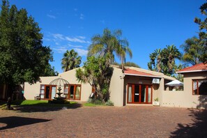 Exterior detail - Echo Garden Guesthouse (Rustenburg)