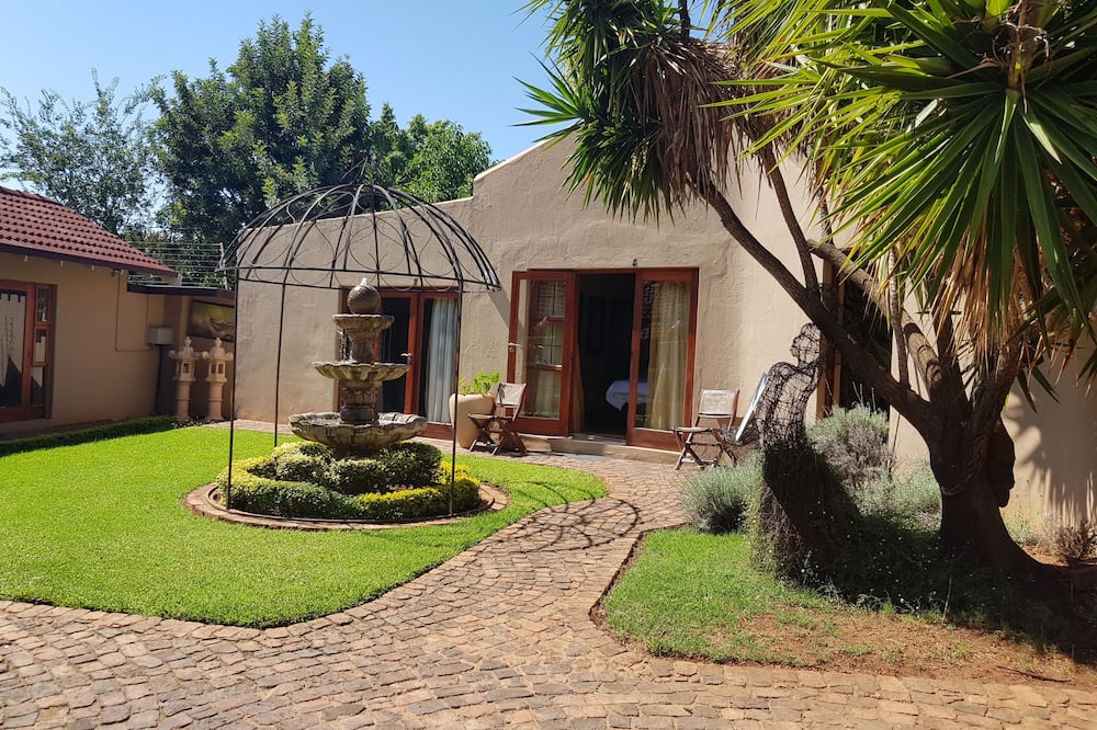 Echo Garden Guesthouse