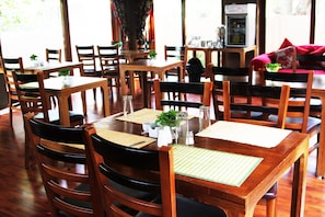 Dining room - Echo Garden Guesthouse (Rustenburg)