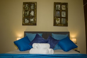 Standard Double Room | Individually decorated, desk, blackout drapes, free WiFi - Echo Garden Guesthouse (Rustenburg)
