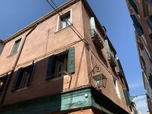 숙박 시설 정면