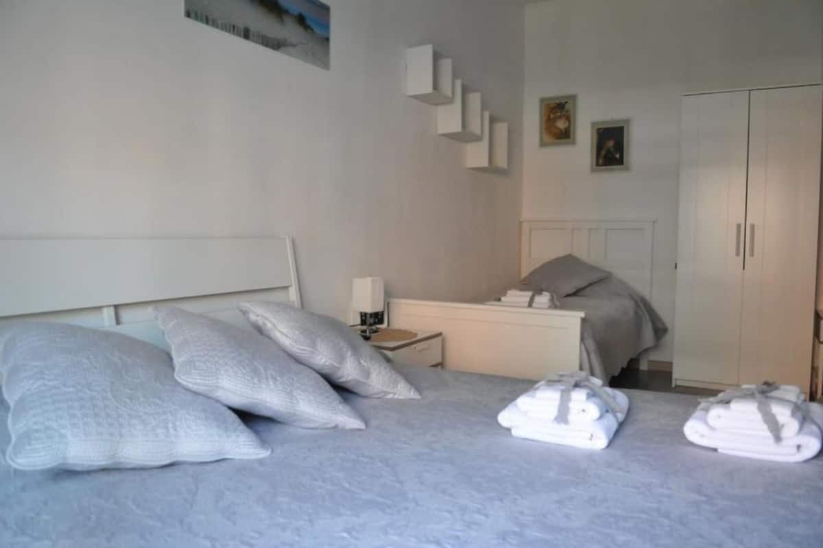 Premium bedding, free WiFi, bed sheets, wheelchair access
