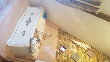 頂級套房 (L'Insolite Arthur) | 浴室 | 免費盥洗用品、吹風機、毛巾