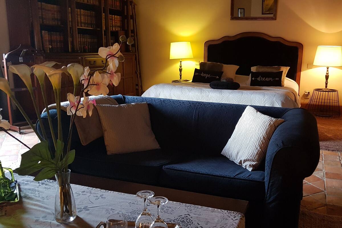 Classic Quadruple Room | Blackout drapes, iron/ironing board (on request), WiFi (free)
