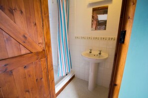 淋浴设施、免费洗浴用品、毛巾