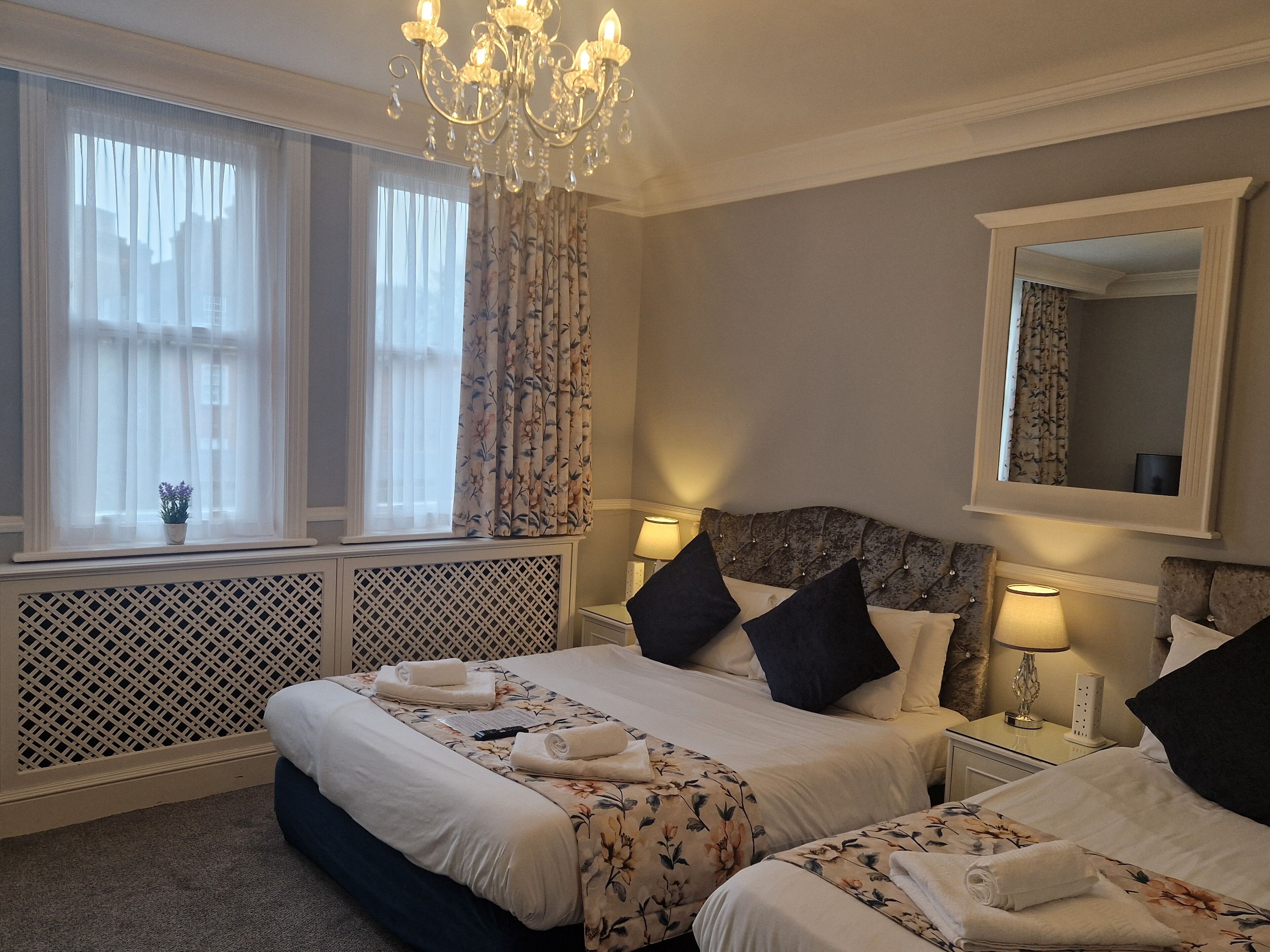 superior triple room | 1 bedroom, individually decorated, individually furnished, desk