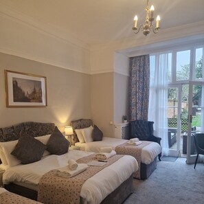 獨特裝潢、布置獨特、書桌、筆電工作空間