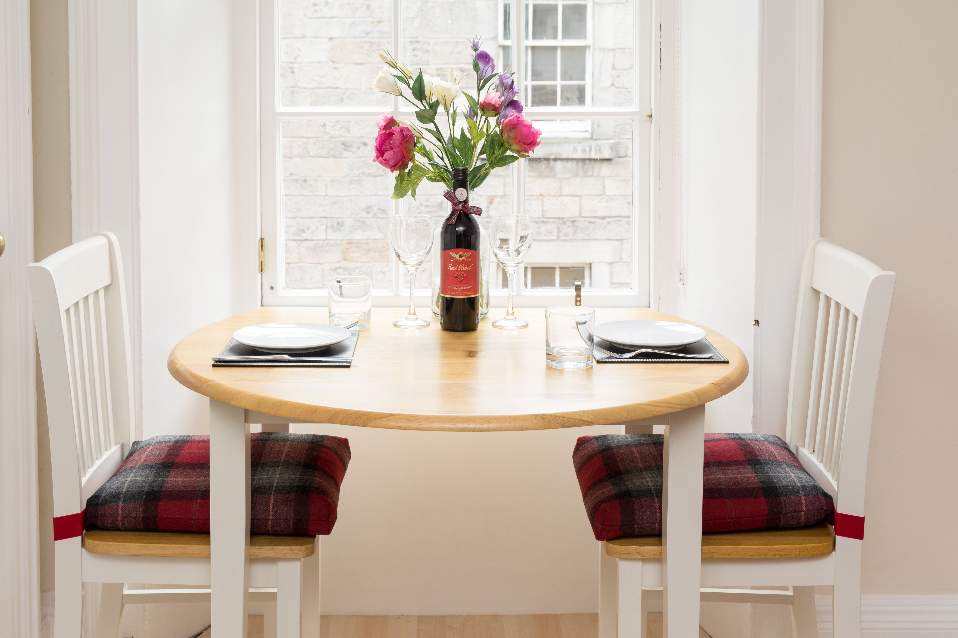 شقة - سرير ملكي مع أريكة سرير | تناول الطعام داخل الغرفة