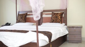 Room, Multiple Beds, Non Smoking | Air conditioning - Dorado Hotel Bujumbura (Bujumbura)