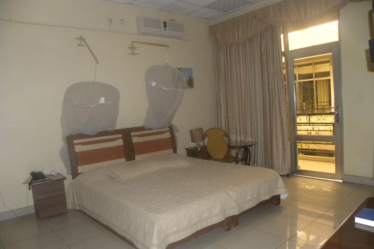 Room, Multiple Beds, Non Smoking | Fan